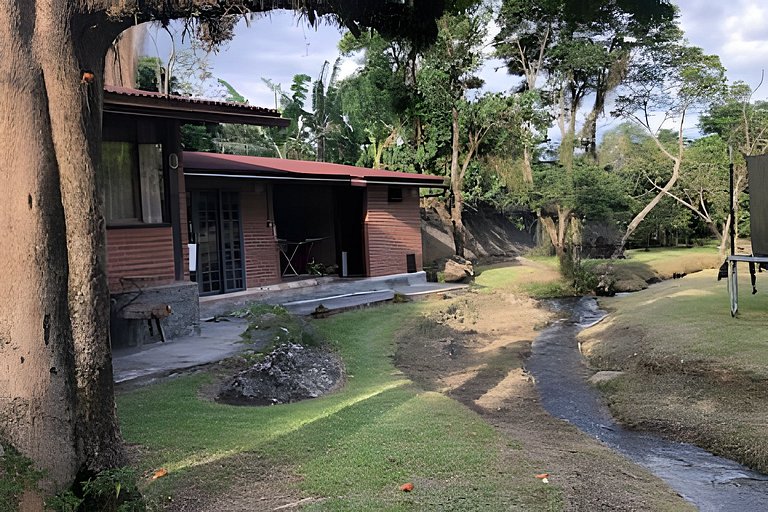 Casa 03 quartos no Sítio Solar di Stella